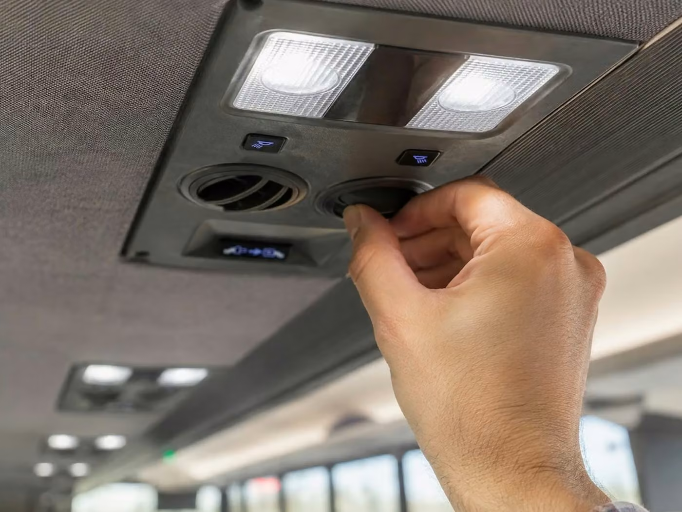 paragould 18 passenger minibus climate control