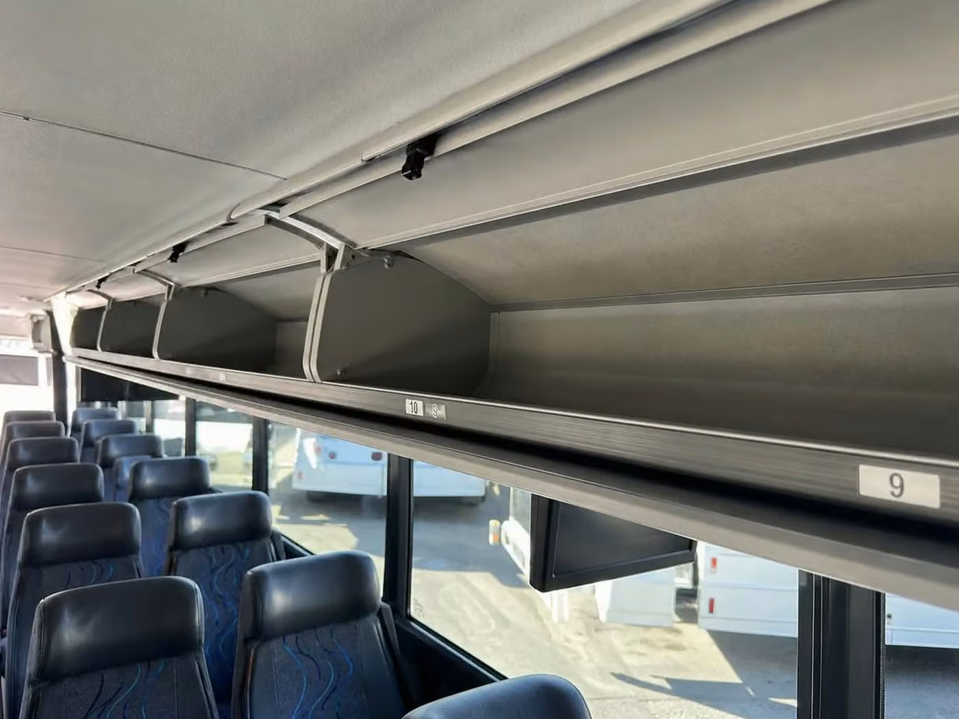 paragould 18 passenger minibus overhead storage